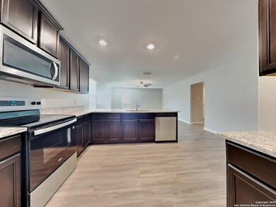 2918 Gastonian Mill, Converse, TX 78109 - photo 5