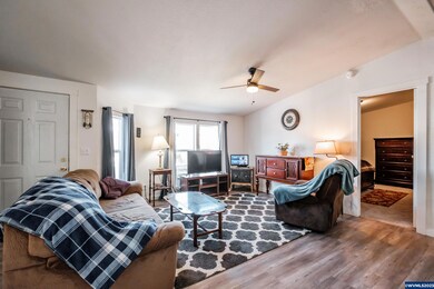 1377 Stonefield (#60) Place N unit 60, Keizer, OR 97303 - photo 5