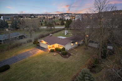 W282N6654 Meadowlark Ln, Hartland, WI 53029 - photo 6