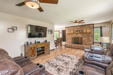 332 Rhodes Rd-4
