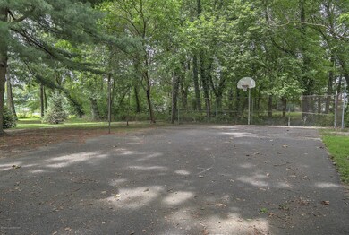 028_ADJACENT BASKETBALL COURT