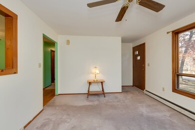 9 Craig Dr, MerriMacK, NH 03054 - photo 2