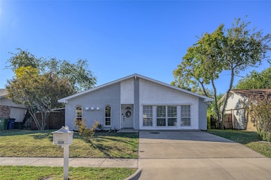 2038 Rose Hill Rd, Carrollton, TX 75007 - photo 2