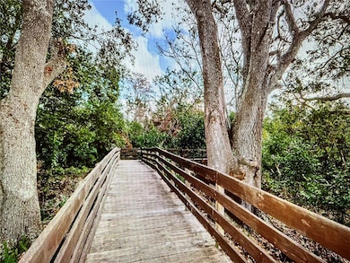 10201 Takomah Trail, Tampa, FL 33617 - photo 3