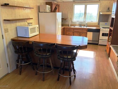 306 Alpha Dr, Stroudsburg, PA 18360 - photo 4