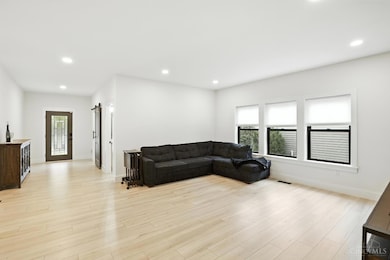 8303 Tidewater Ct, Cincinnati, OH 45255 - photo 6