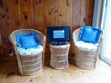 1706 Rt 6A sitting area