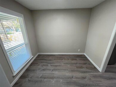 829 SW 5th St, Grand Prairie, TX 75051 - photo 5