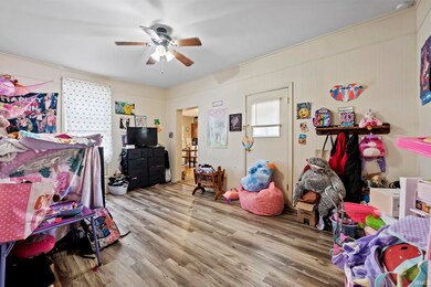 61 65 W Maple St, Wabash, IN 46992 - photo 4