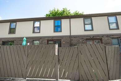 5803 Hollridg circle 010