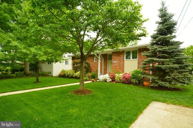 2942 Viewpoint Rd, Alexandria, VA 22314 - photo 2