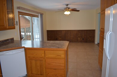 2693 N Park Rd, Coloma,MI Kitchen/Dining
