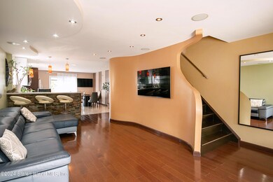 472 Dongan Hills Ave, Staten Island, NY 10305 - photo 2