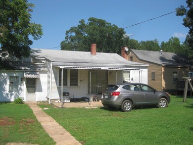 1203 Mecklenburg Ave, Victoria, VA 23974 - photo 5