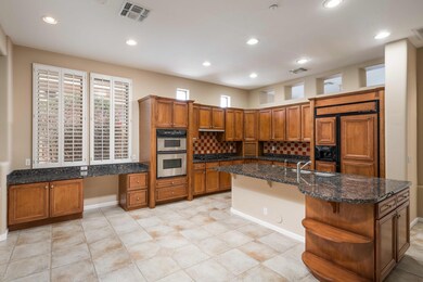 004_Kitchen Area