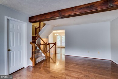 8520 Pine Meadows Dr, Odenton, MD 21113 - photo 3