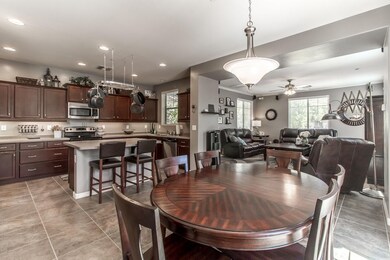 Dining/Kitchen