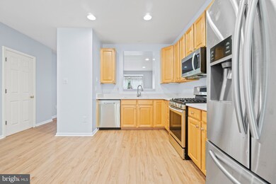 11113 Little Fox Ln, Germantown, MD 20876 - photo 5