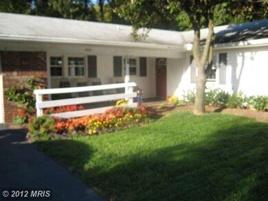 12912 Mount Royal Ln, Fairfax, VA 22033 - photo 2