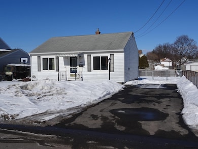 1077 Laura St, Schenectady, NY 12306 - photo 3