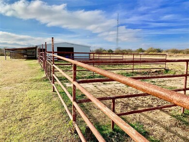 704 W Lee Ave, Weatherford, TX 76086 - photo 4