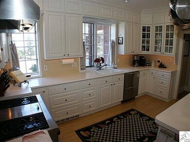 3035 E 2nd St, Duluth, MN 55812 - photo 2