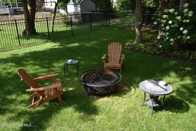 21 Glenmore Ave, Saratoga Springs, NY 12866 - photo 4