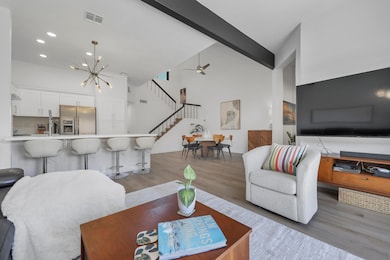 001 OPEN LIVING AREA