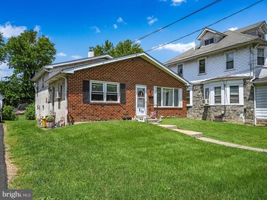 917 Beechwood Ave, Darby, PA 19023 - photo 2