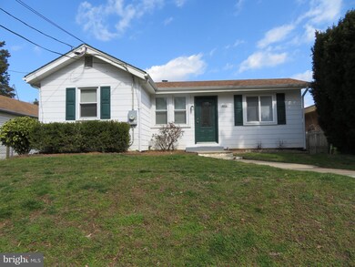 5414 Quesada Rd, Riverdale, MD 20737 - photo 2