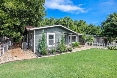 1230 S Brazos St, Weatherford, TX 76086 - photo 3