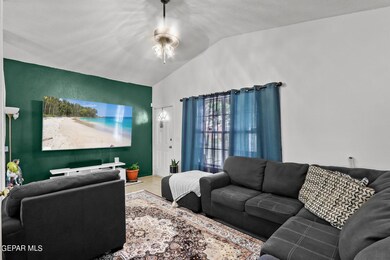 637 Desierto Bonito St, Horizon City, TX 79928 - photo 3