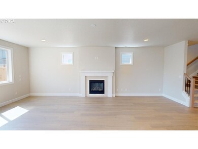 1015 NE 17th Ave, Canby, OR 97013 - photo 4