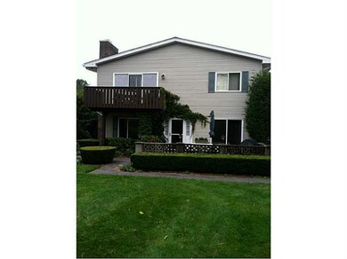 362 Chatham Cir, Warwick, RI 02886 - photo 2