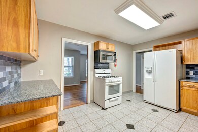 1135 W 31st St, Houston, TX 77018 - photo 6