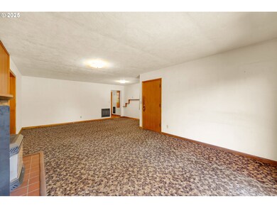 1331 G St, Springfield, OR 97477 - photo 7