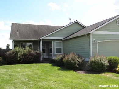 Front view of home.