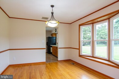 6117 Emerald Ln, Sykesville, MD 21784 - photo 4