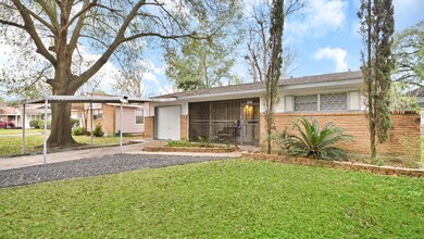 354 Red Ripple Rd, Houston, TX 77091 - photo 2