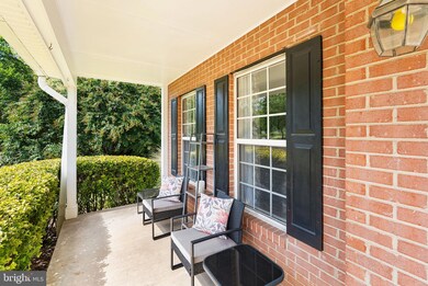 12902 Tarragon Ct, Herndon, VA 20171 - photo 5