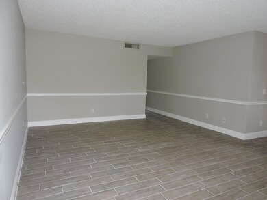 414 Meadows Cir, Boynton Beach, FL 33436 - photo 2