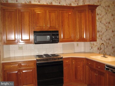 43 Chestnut St unit 1ST FL, Haddonfield, NJ 08033 - photo 3