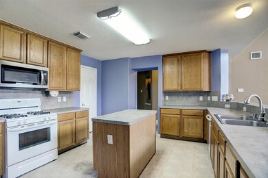 2410 Lancer Park, Conroe, TX 77385 - photo 2