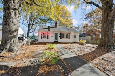 907 Watson Ave, Winston Salem, NC 27103 - photo 2