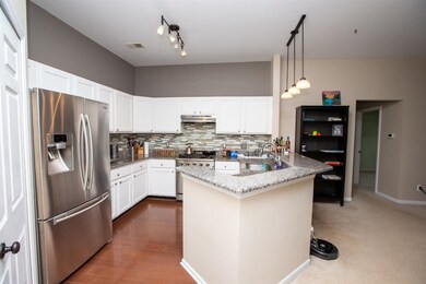 2836 S Knightsbridge Cir unit 110, Ann Arbor, MI 48105 - photo 2