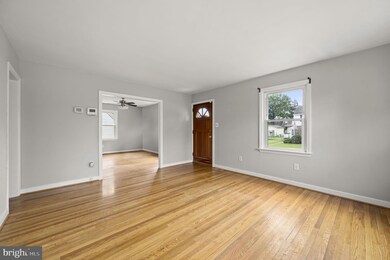 336 Folsom Ave, Folsom, PA 19033 - photo 6