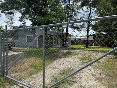740 Barbara Mae St, Houston, TX 77015 - photo 2
