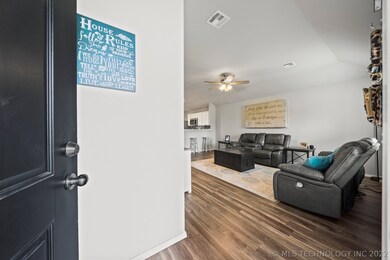 2921 E Pittsburg St, Broken Arrow, OK 74014 - photo 5