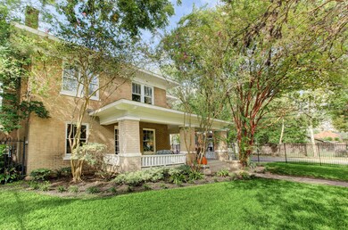1302 Marshall St, Houston, TX 77006 - photo 2