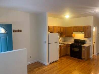 202 Hurley St, Cambridge, MA 02141 - photo 2